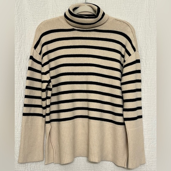 NWT Women’s Striped Turtleneck Sweater - Picture 1 of 2